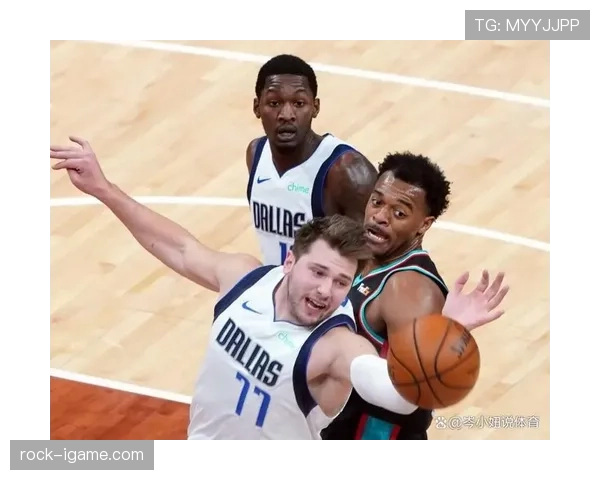 瓦拉内展现稳健防守与领袖风范，助球队赛季表现亮眼