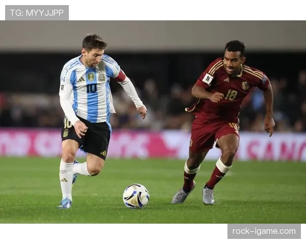 斯卡洛尼战术灵活多变,阿根廷队世预赛稳健前行展现全新风貌 斯卡洛尼战术灵活多变,阿根廷队世预赛稳健前行展现全新风貌