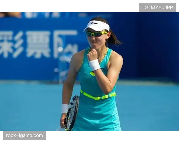 刚看郑赛赛比赛还以为是邻家妹，下一张她试衣间的价签把我退回现实